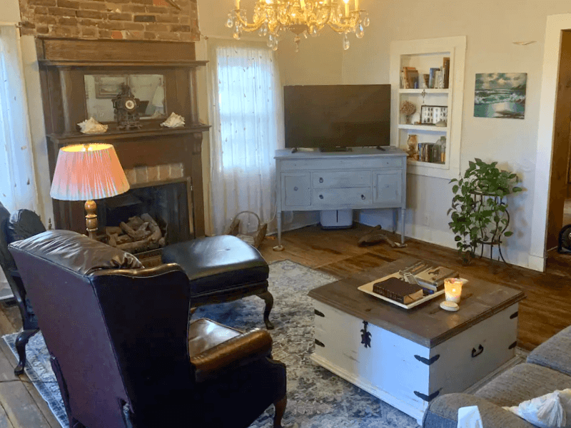 Charming, walking distance to downtown, water view