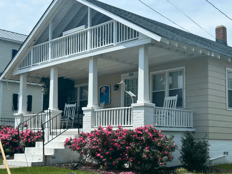 Friendly Cottage - Walkable to Downtown!