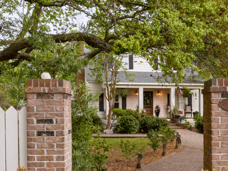 Salty Oak Cottage 1 mile from downtown Swansboro